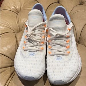 New Balance  Wide Width Fresh Foam Lazr